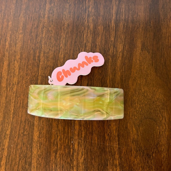 Chunks Groovy Green Barrette - Picture 1 of 3